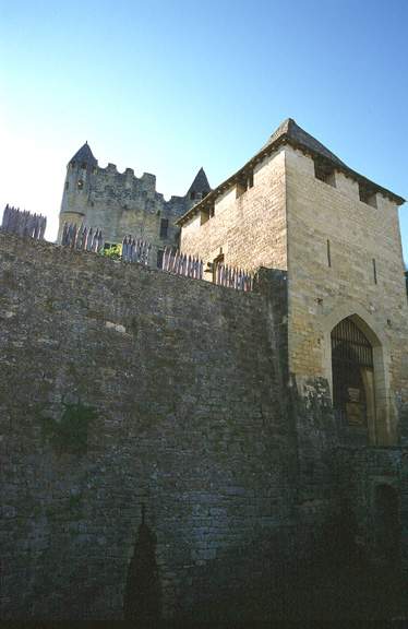 fr_beynac1.jpg (111949 bytes)